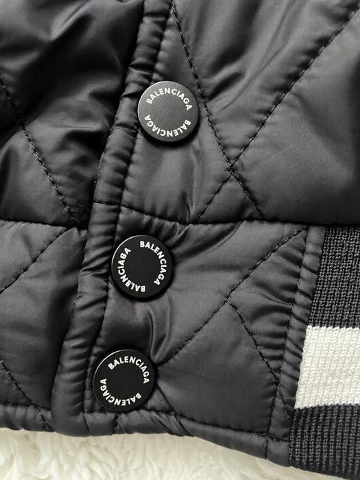Стьобаний демісезонний бомбер Balenciaga