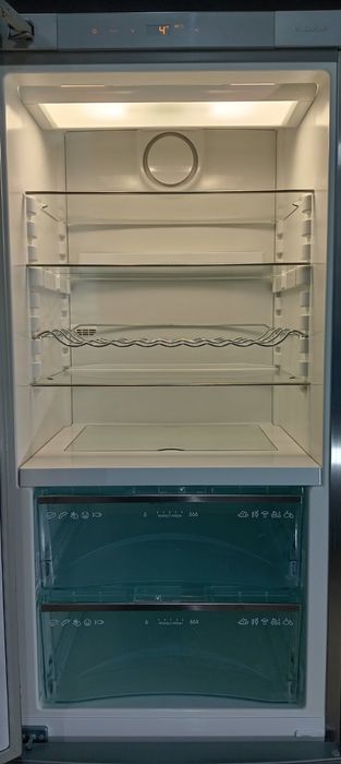 Холодильник Miele