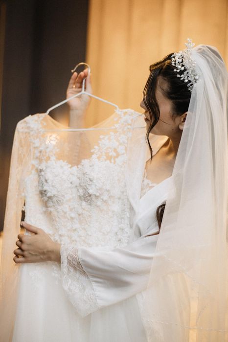 Продам дуже гарну весільну сукню