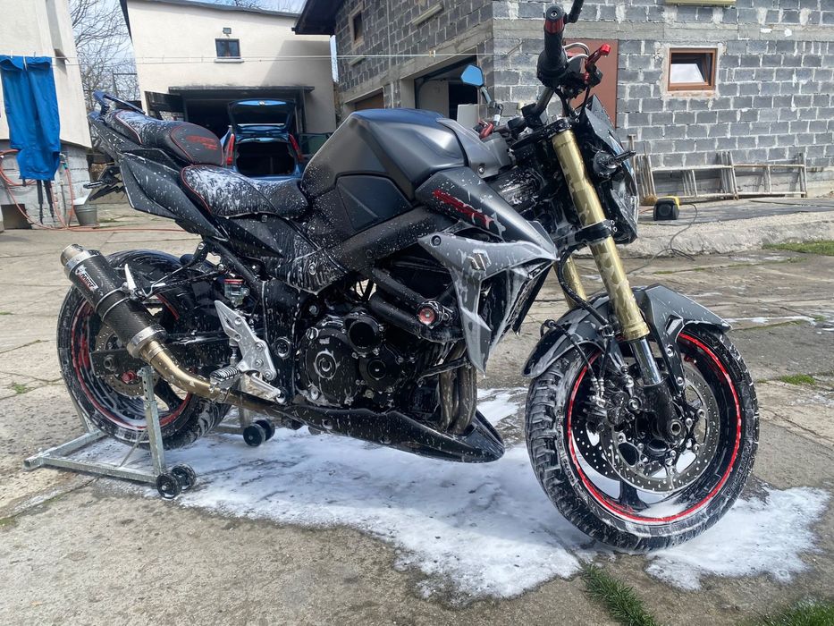 Suzuki GSR Suzuki GSR 750