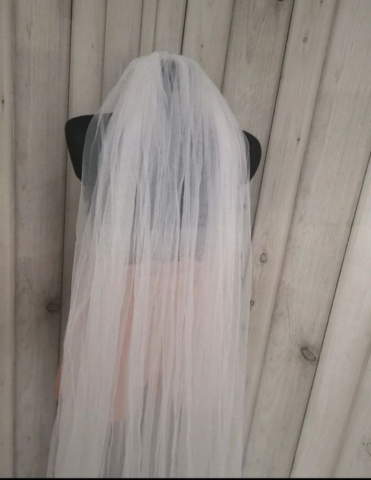 Dwuwarstwowy tiulowy welon 3 m katedralny