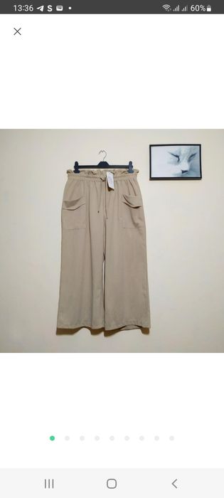 Укороченые брюки немного стрейчевые .