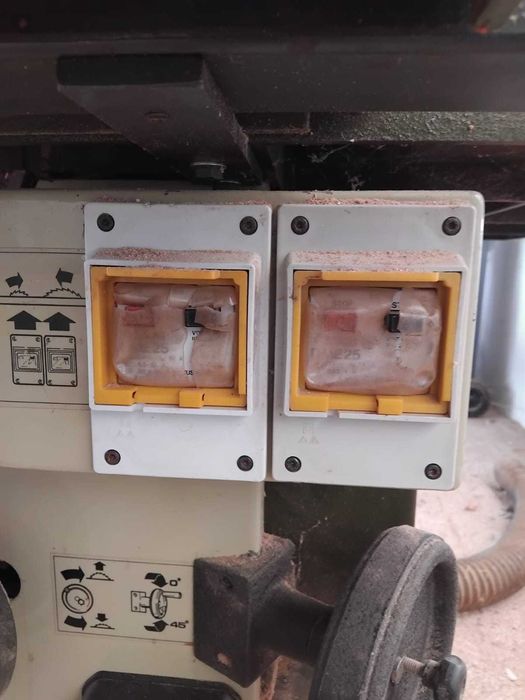 Vendo máquina de carpintaria ... Mais informações