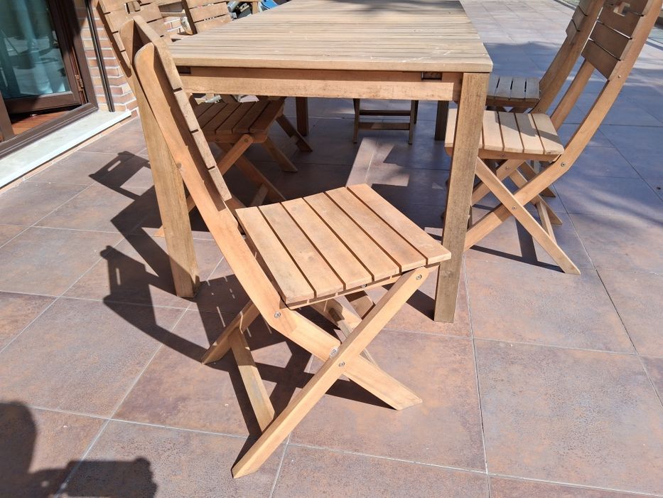 Mesa extendivel e cadeiras