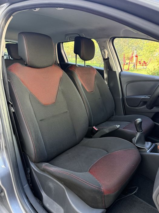 Renault Clio Sport Tourer | 02/2015 | Nacional