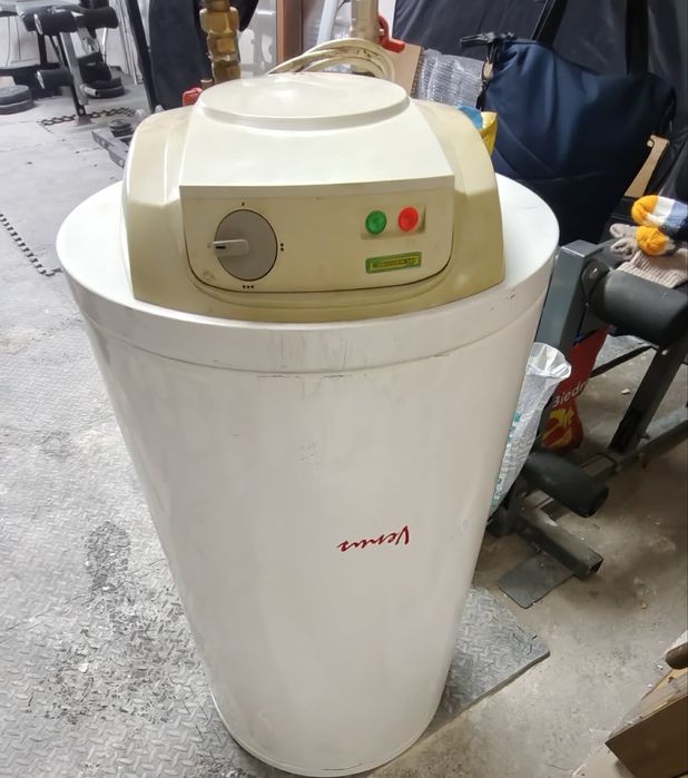 Bojler  marki Elektromet, model z serii Venus.