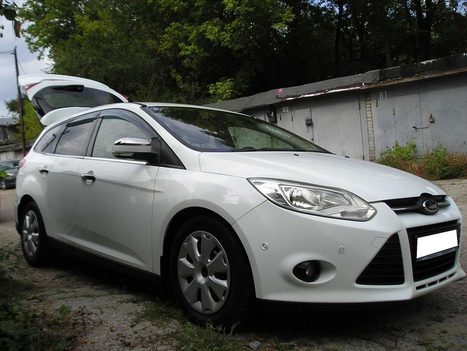 Ford  Focus  Universal   2.0  Turbo  disel  automat   Официал. Идеал.  Макс.  комплект.
