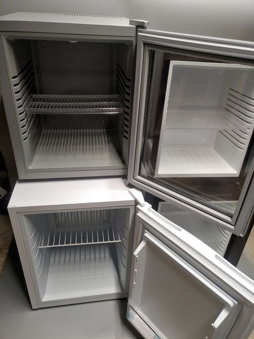 Міні холодильник, (міні бар) вітрина Klarstein