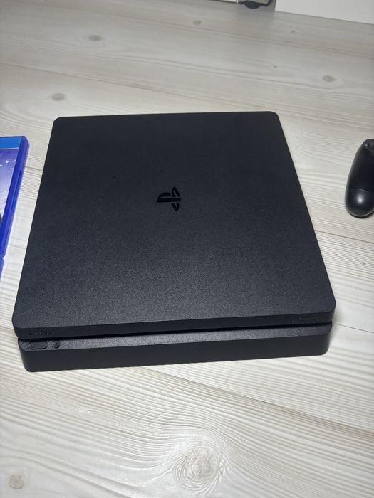 Пс4 slim 1tb хороший стан + 4 гри +2 геймпада