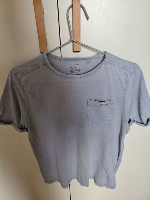 As t-shirts estão em bom estado.