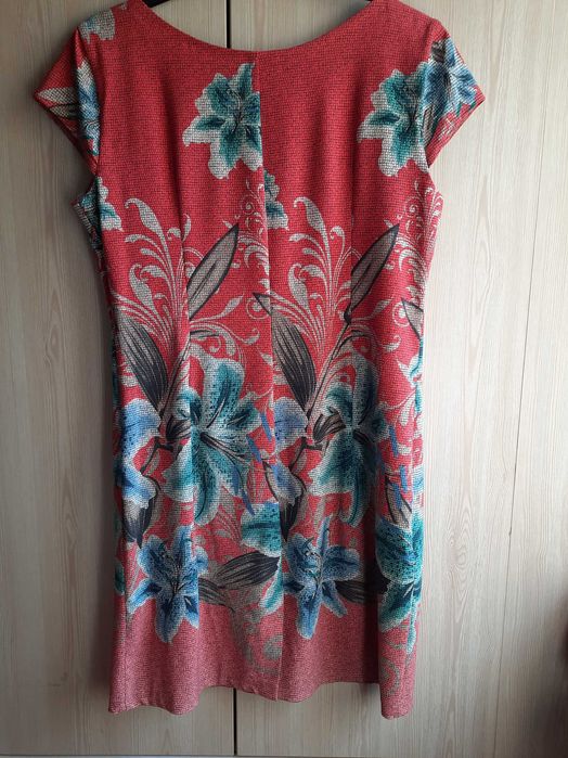 Платье dzyn line XL р.54 с украшением на шею