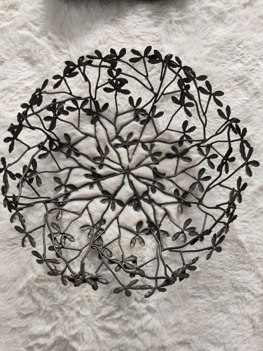 Cesto metálico elegante