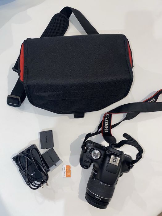 Kit Máquina Fotográfica CANON EOS 2000D + 18-55 mm f/3.5-5.6