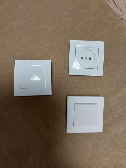 Розетки и выключатели