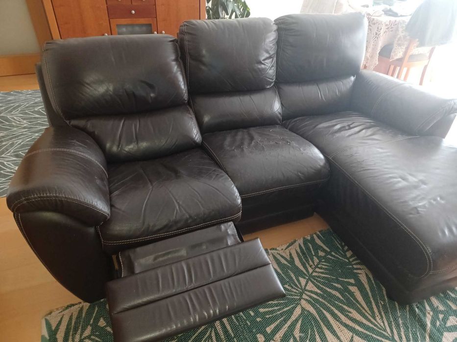 Sofá em pele Chateau d'Ax 3 lugares com chaise long e relax eléctrico
