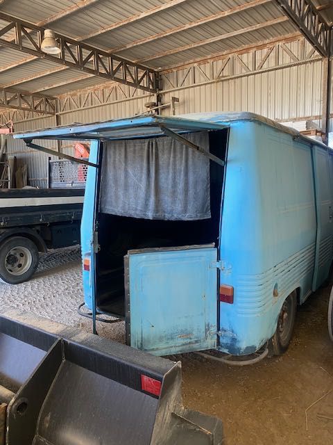 Carrinha Peugeot J7 Azul