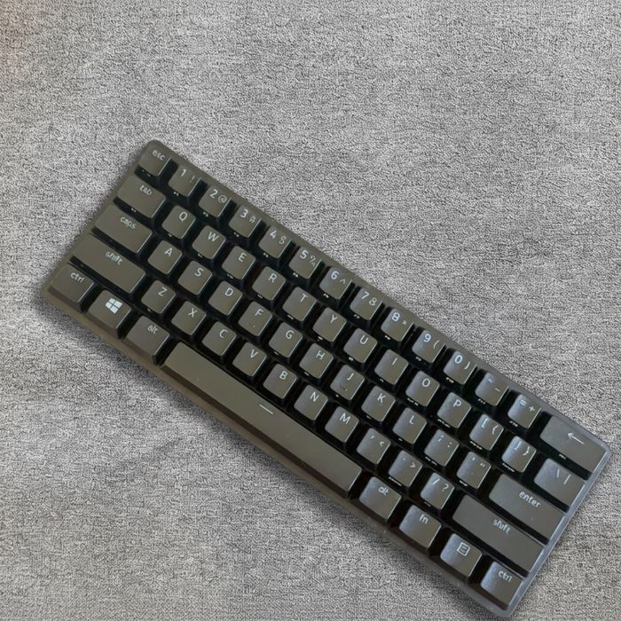 Teclado Razer Huntsman Mini (Switches Óticos Roxos) - semi-novo- com caixa.