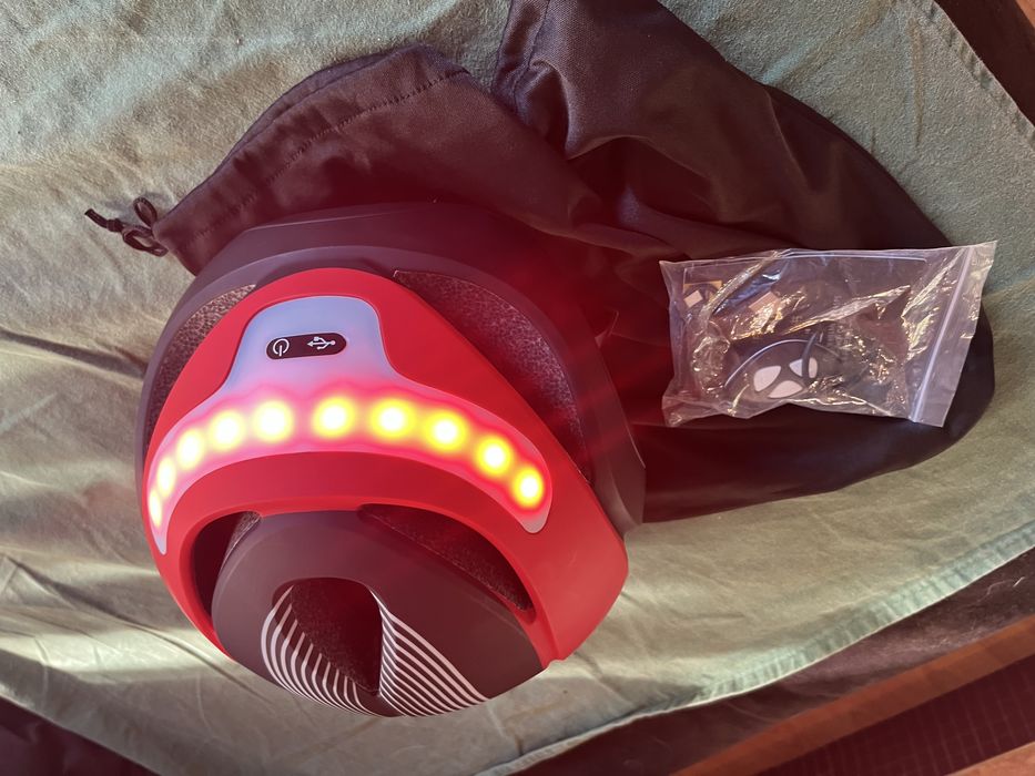 Kask rowerowy kierunkowskazy LED
