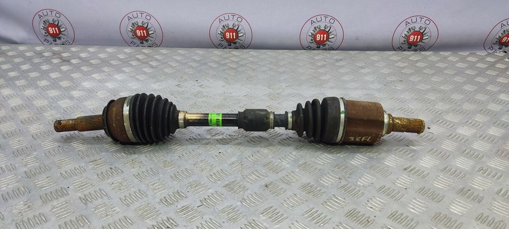 Піввісь передня ліва на Nissan Rogue T32 2014-2020