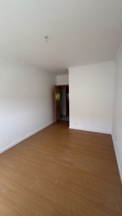 Arrenda- se T2 em Paio Pires, Seixal - Ler descrição