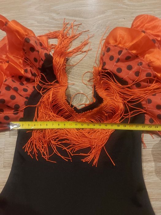 Stroj flamenco dla dziewczynki