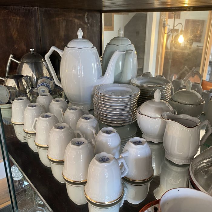 Serviço de Café/Chá em Porcelana Fina (Completo - 12 Pessoas) - Impecável