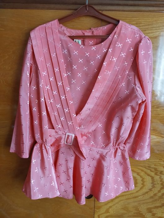 Bluzka damska z falbanką