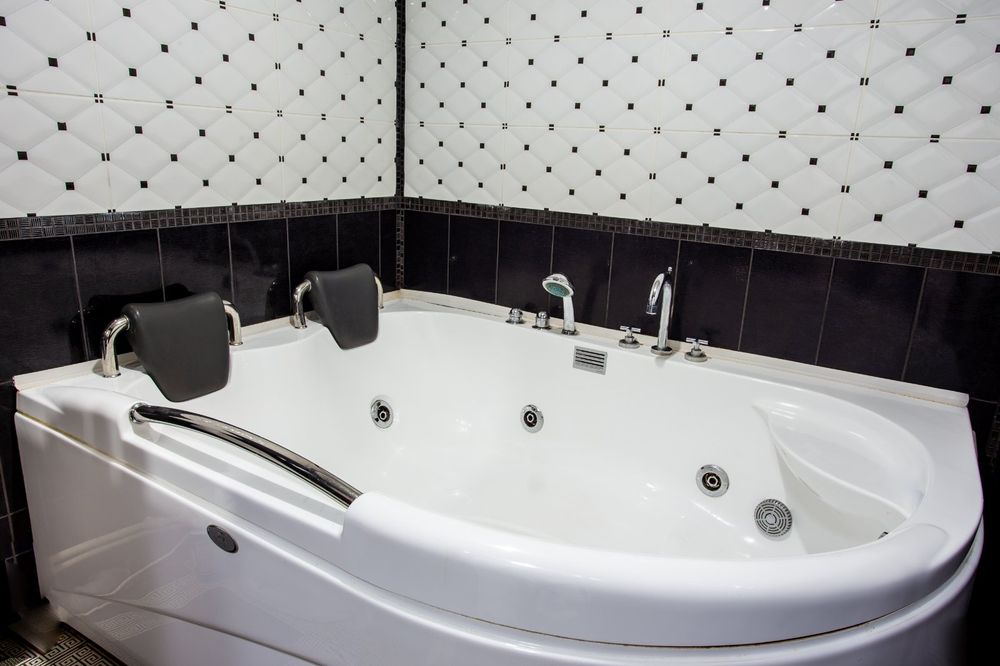 1к.кв с ДЖАКУЗИ на ДВОХ,АВТОВОКЗАЛ к-р Юність, спорткомплекс  Заря