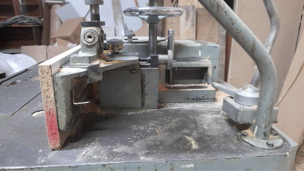 Frezarka dolnowrzecionowa