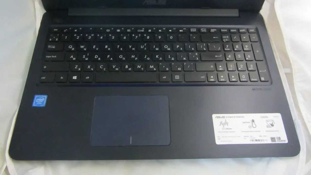 Ноутбук ASUS EeeBook E502SA 4Gb/240Gb SSD