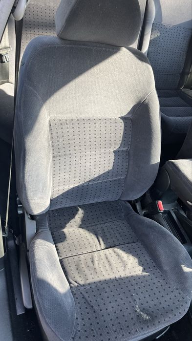 Golf IV - 99 1.4 Gasolina - Cinzento - Vistoriado até 03/2026