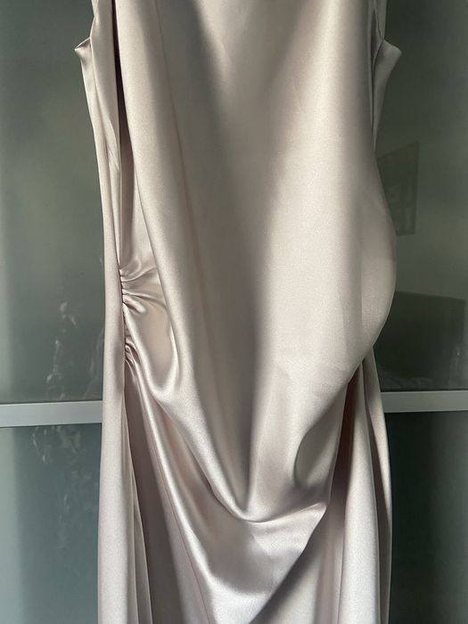 Vestido festa cetim novos Zara tamanho M bege ou vermelho