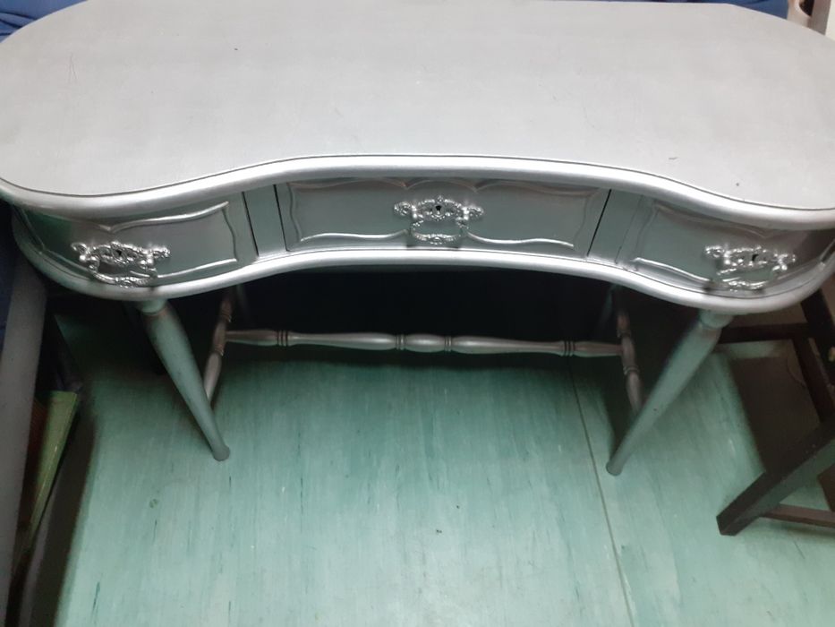 Consola antiga muito bonita