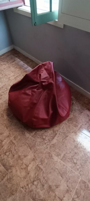 Dois pufes em ótimo estado