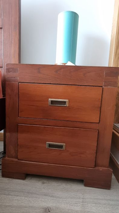 Cama de adulto em madeira
