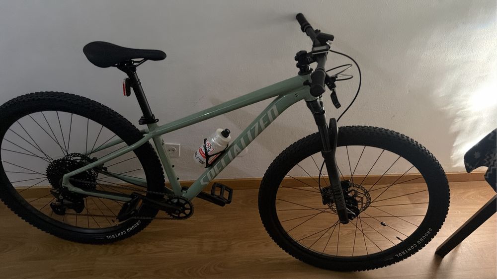 Vendo bicicleta specialized como nova