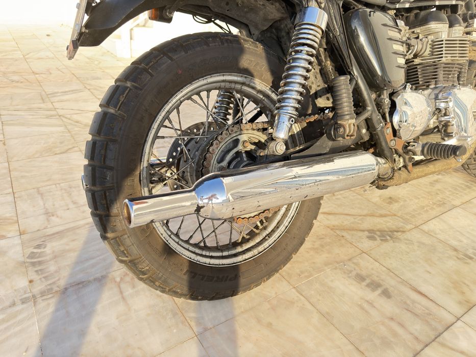 Triumph t100 bonneville