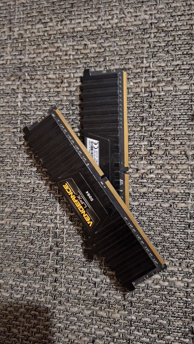 Corsair Vengeance LPX DDR4 8 GB (2×4 GB) 3000 MHz CL15.