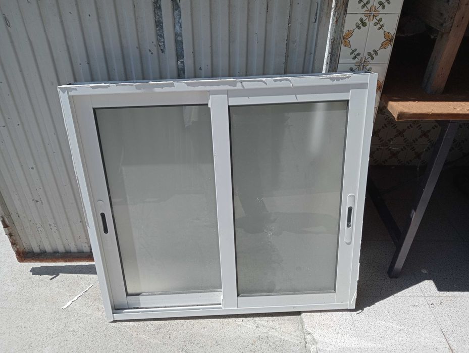 Varias janelas em aluminio