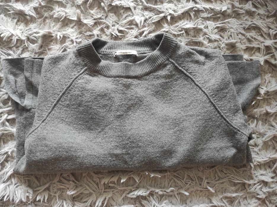 Sweterek z wełny merino