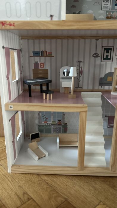 Domek dla lalek plus samolot Barbie gratis