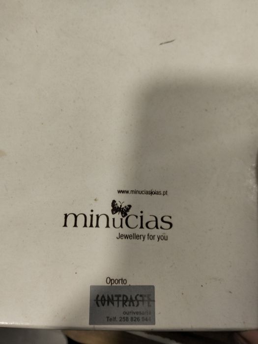 Colar em pérolas e fecho de prata