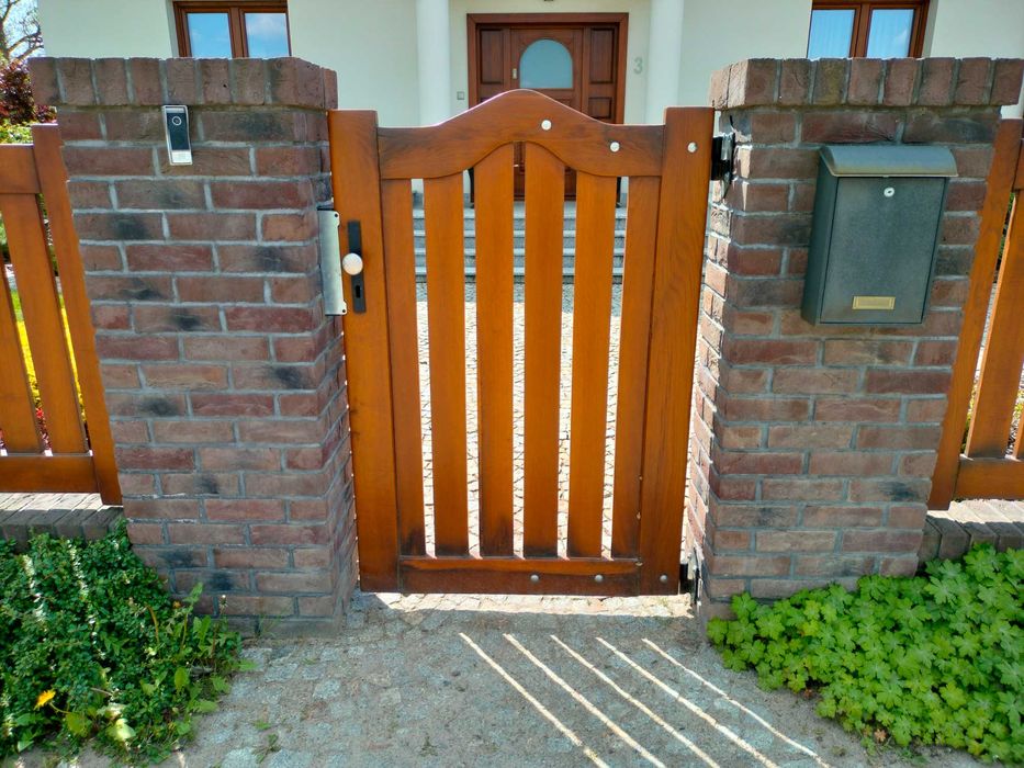 Brama, płot drewniany, ogrodzenie drewniane