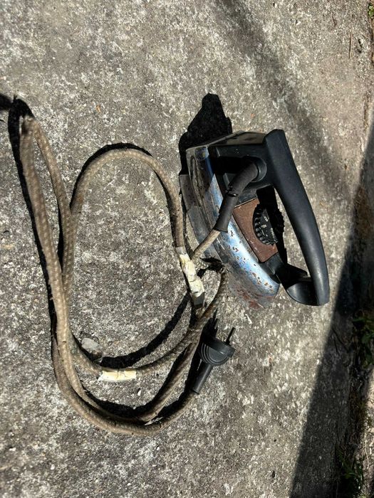 Ferro elétrico antigo