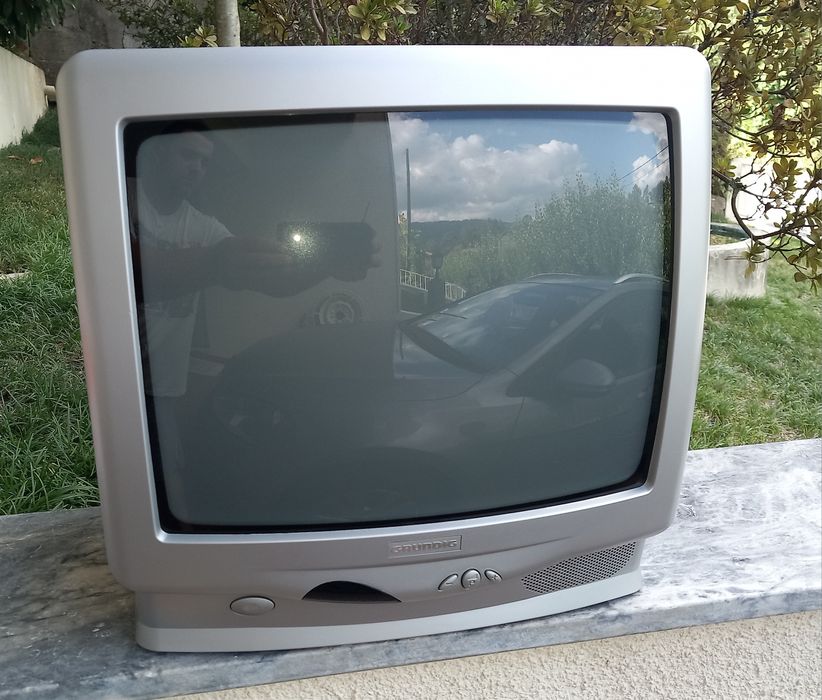 Televisão Grundig