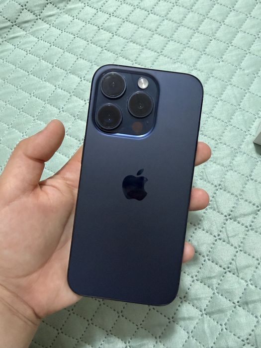 Iphone 15 pro azul