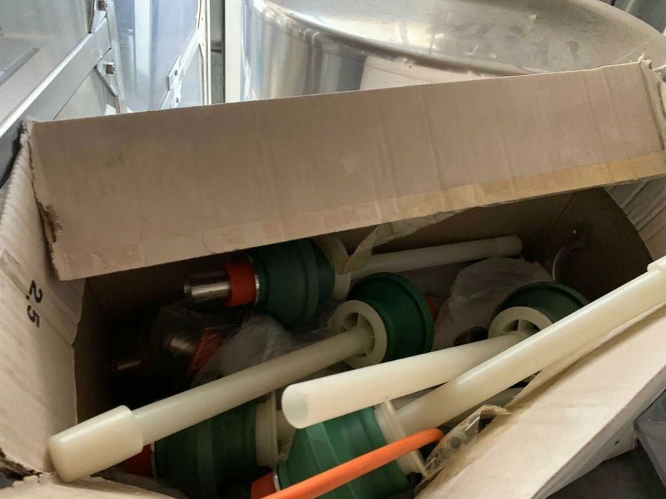 Filler Specialties GWFS 63R rotacyjna napełniarka , rozlewaczka PET