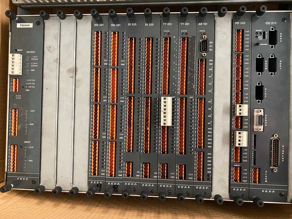 MAQUINA INJEÇÃO ENGEL ( MATERIAL DIVERSO )