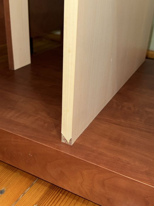 Меблі у спальню (стіл, ліжко, тумба)