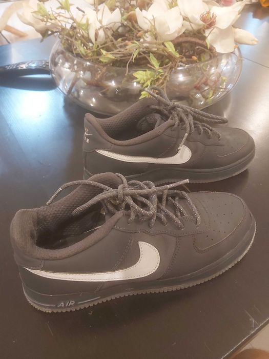 Nike Air Force praticamente novos